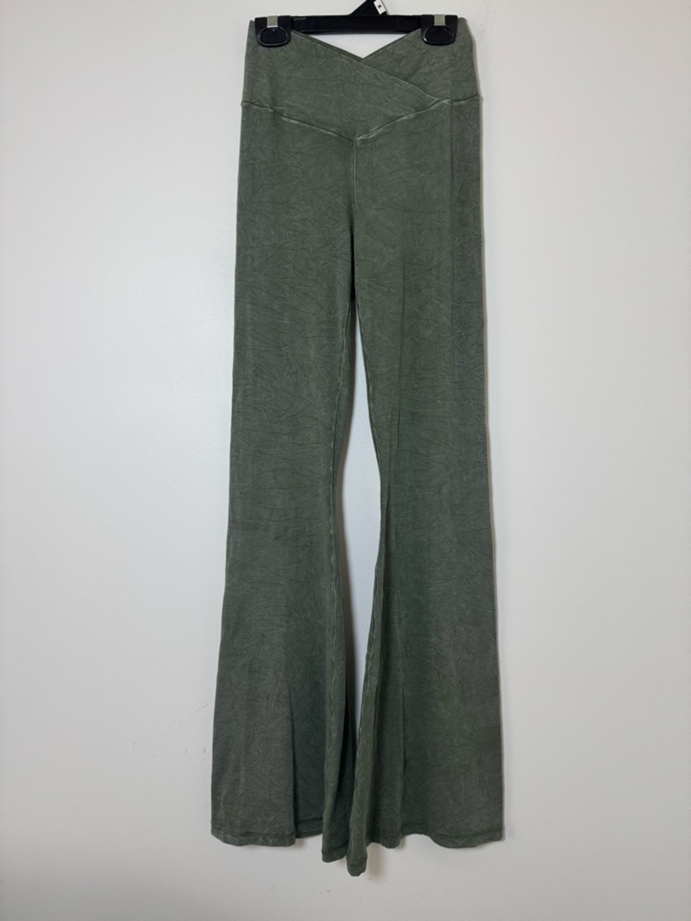Aerie Offline Real Me High Rise Flare Leggings Green Crossover Waist M